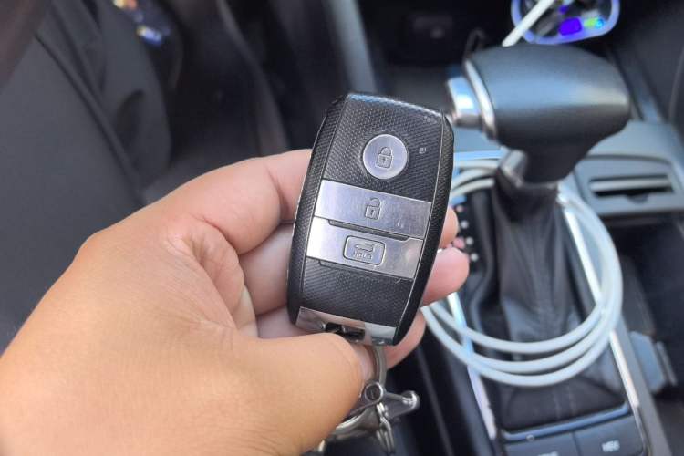 Used Kia K5 New Energy 2018 2.0L Smart Enjoyment Version Vehicle Key