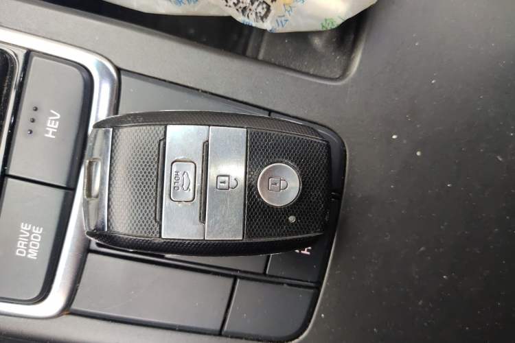 Used Kia K5 New Energy 2018 2.0L Smart Enjoyment Version Vehicle Key