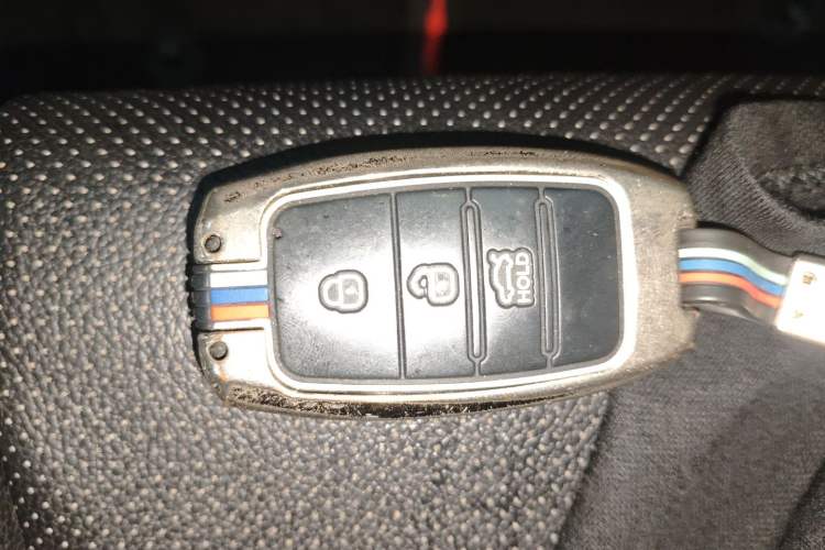 Used Kia K5 New Energy 2018 2.0L Smart Enjoyment Version Vehicle Key