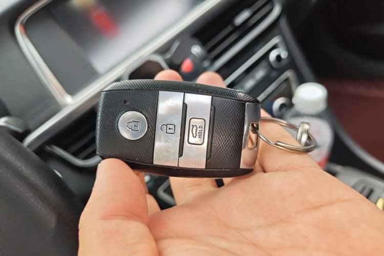 Used Kia K5 New Energy 2018 2.0L Smart Enjoyment Version Vehicle Key