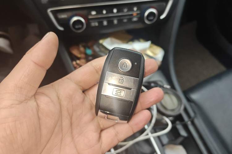 Used Kia K5 New Energy 2018 2.0L Smart Enjoyment Version Vehicle Key