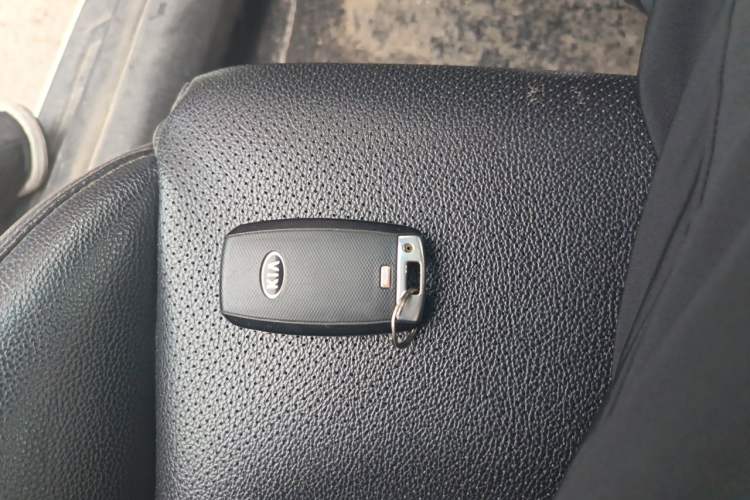 Used Kia K5 New Energy 2018 2.0L Smart Enjoyment Version Vehicle Key