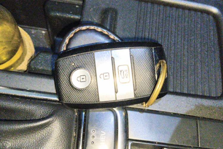 Used Kia K5 New Energy 2018 2.0L Smart Enjoyment Version Vehicle Key