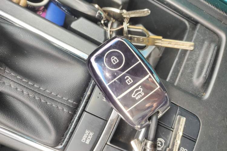Used Kia K5 New Energy 2018 2.0L Smart Enjoyment Version Vehicle Key