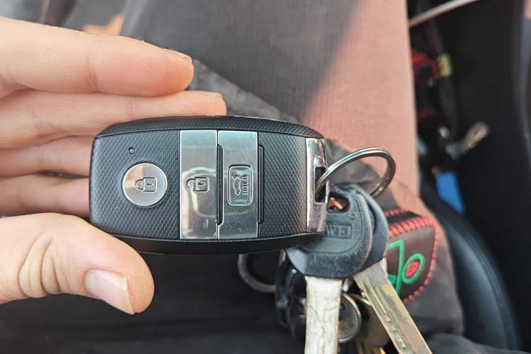Used Kia K5 New Energy 2018 2.0L Smart Enjoyment Version Vehicle Key