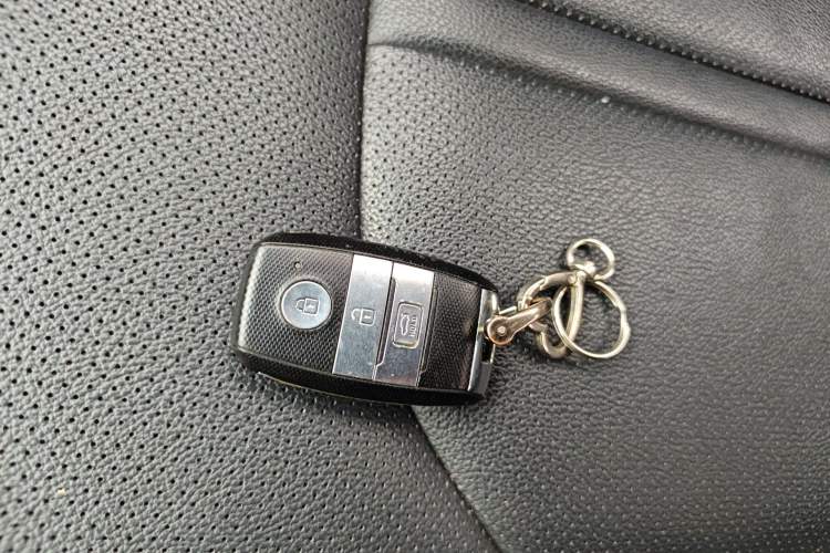Used Kia K5 New Energy 2018 2.0L ZhiZun Edition Vehicle Key