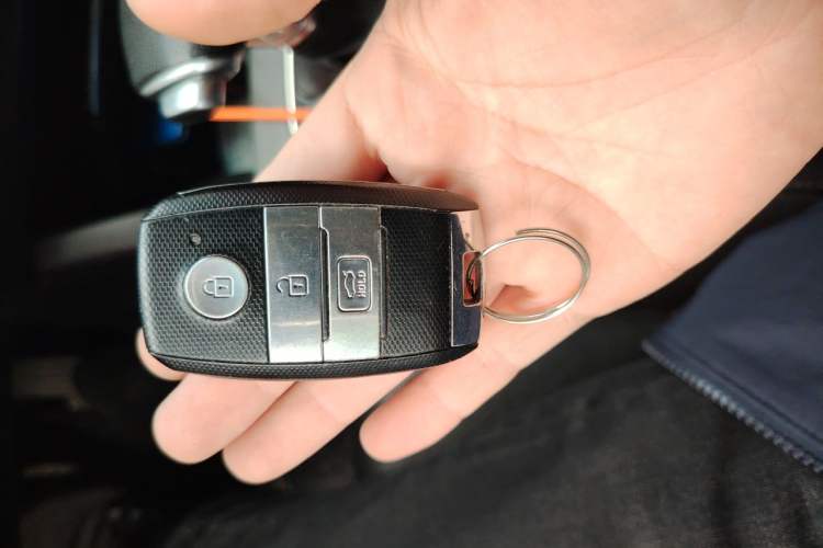 Used Kia K5 New Energy 2018 2.0L Smart Enjoyment Version Vehicle Key