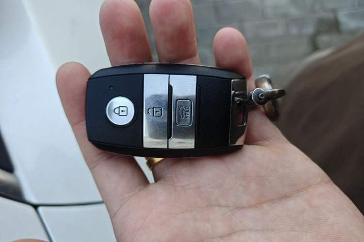 Used Kia K5 New Energy 2018 2.0L ZhiZun Edition Vehicle Key