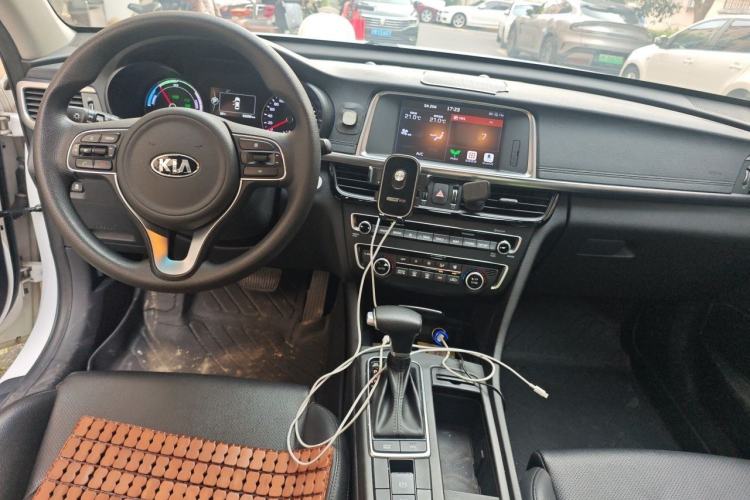 Used Kia K5 New Energy 2019 2.0L GLS Center Console