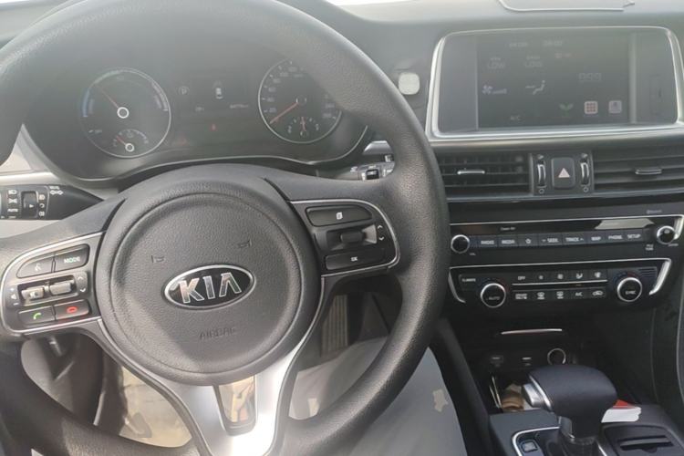 Used Kia K5 New Energy 2019 2.0L GLS Center Console