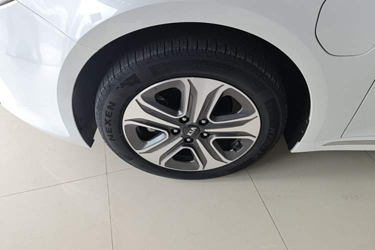 Used Kia K5 New Energy 2019 2.0L LUX Left Front Wheel Hub
