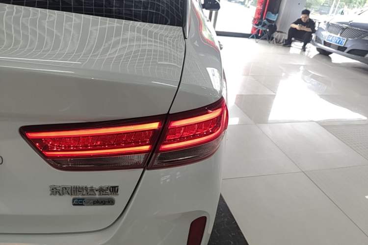 Used Kia K5 New Energy 2019 2.0L LUX Right Rear Taillight