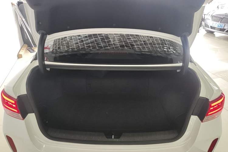 Used Kia K5 New Energy 2019 2.0L LUX Trunk
