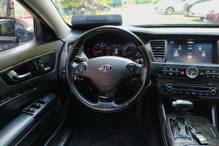 Used Kia K9 2015 3.8L Luxury Edition Steering Wheel