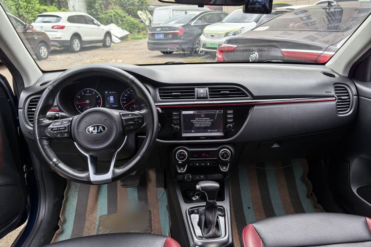 Used Kia KX Cross 2017 1.4L AT GLS Interior 1