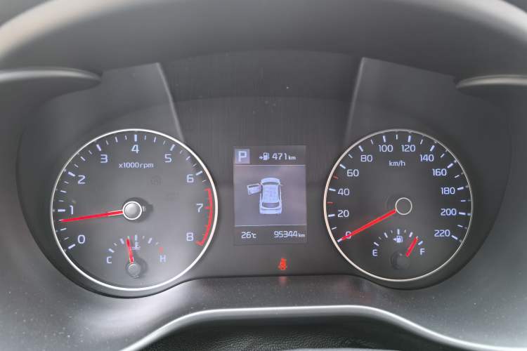 Used Kia KX Cross 2017 1.4L AT GLS Odometer Close Up