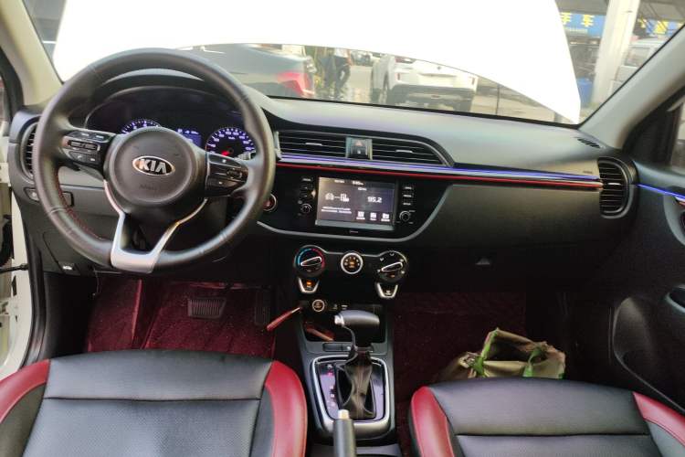 Used Kia KX Cross 2018 1.6L Automatic Dynamic Sunroof Version Center Console
