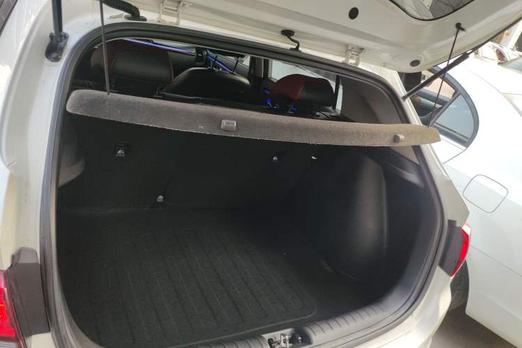 Used Kia KX Cross 2018 1.6L Automatic Dynamic Sunroof Version Trunk