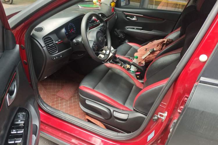 Used Kia KX Cross 2017 1.4L AT GLS Driver Seat