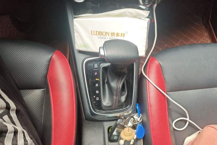 Used Kia KX Cross 2017 1.4L AT GLS Gear Lever