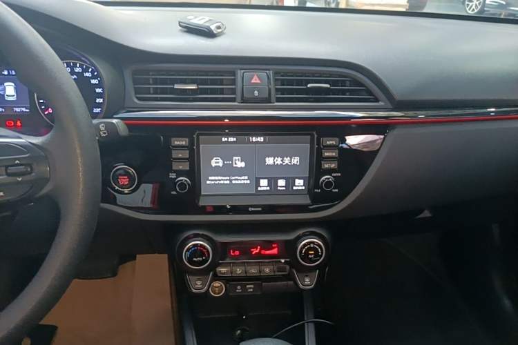 Used Kia KX Cross 2017 1.4L AT GLS Audio And AC Panel