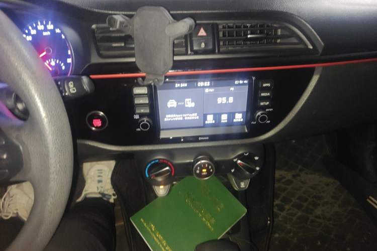 Used Kia KX Cross 2017 1.4L AT GLS Audio And AC Panel