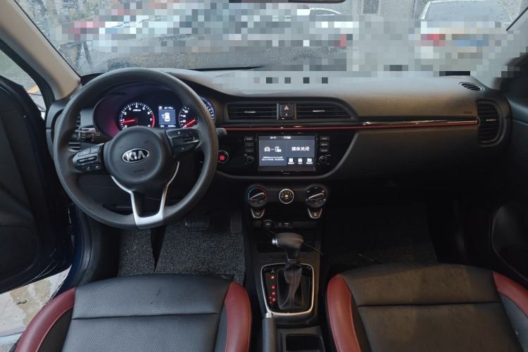 Used Kia KX Cross 2017 1.4L AT GLS Center Console