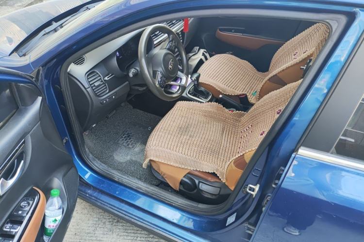 Used Kia KX Cross 2017 1.4L AT GLS Driver Seat