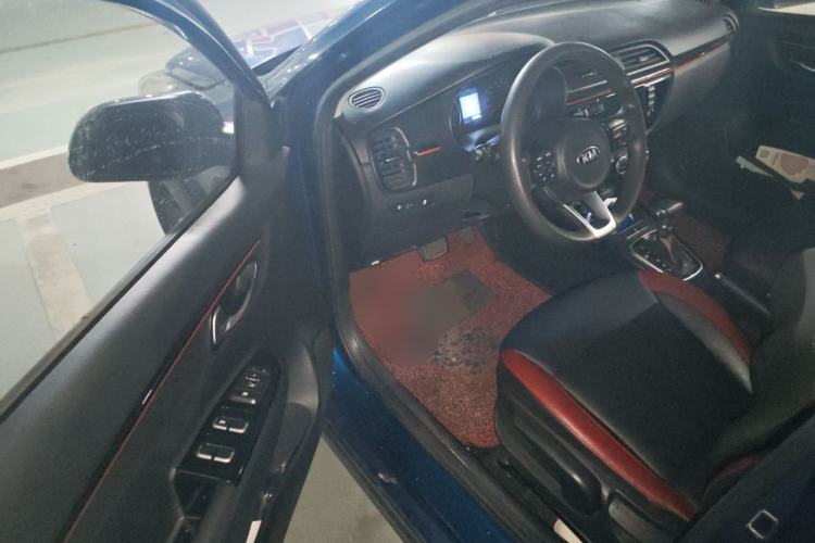 Used Kia KX Cross 2017 1.4L AT GLS Driver Seat
