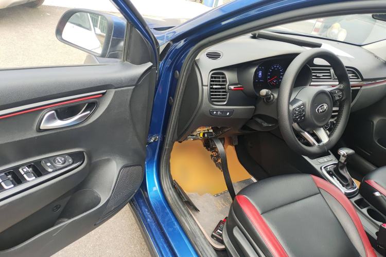 Used Kia KX Cross 2017 1.4L AT GLS Driver Seat