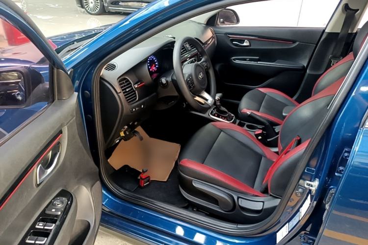 Used Kia KX Cross 2017 1.4L AT GLS Driver Seat