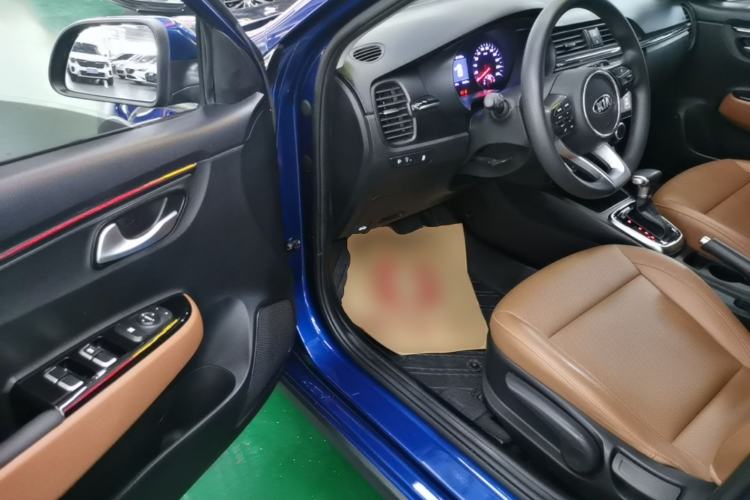 Used Kia KX Cross 2017 1.4L AT GLS Driver Seat