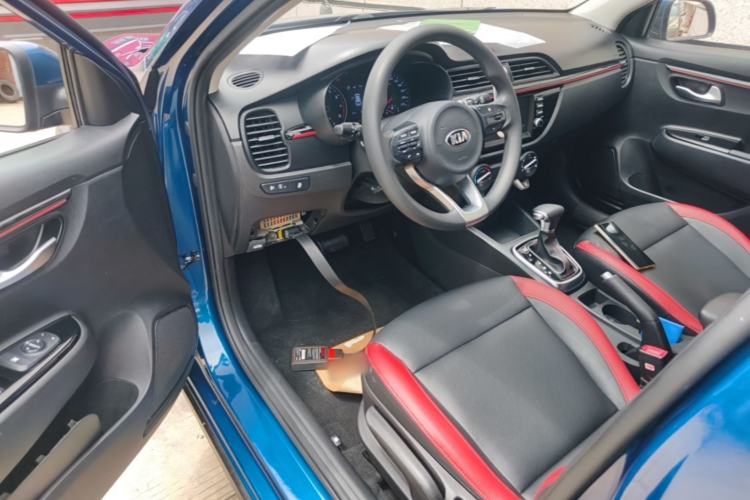Used Kia KX Cross 2017 1.4L AT GLS Driver Seat