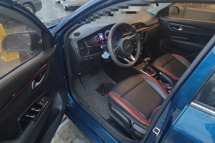 Used Kia KX Cross 2017 1.4L AT GLS Driver Seat