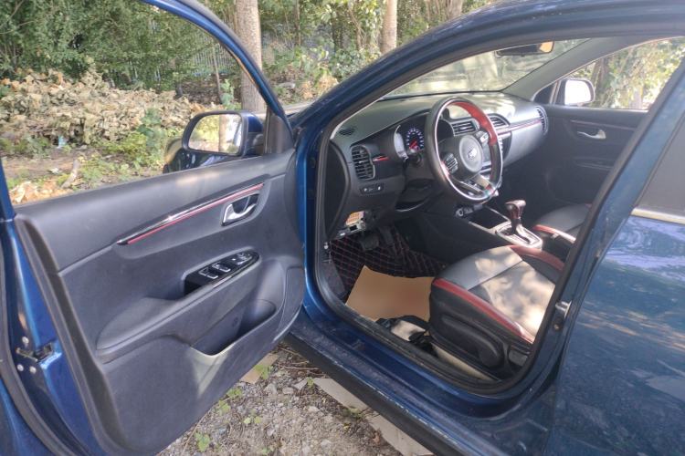 Used Kia KX Cross 2017 1.4L AT GLS Driver Seat