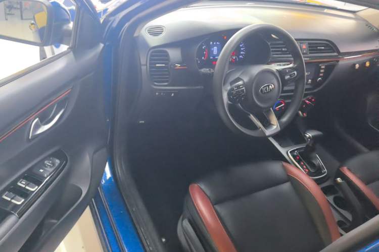 Used Kia KX Cross 2017 1.4L AT GLS Driver Seat