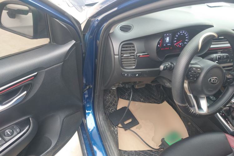 Used Kia KX Cross 2017 1.4L AT GLS Driver Seat