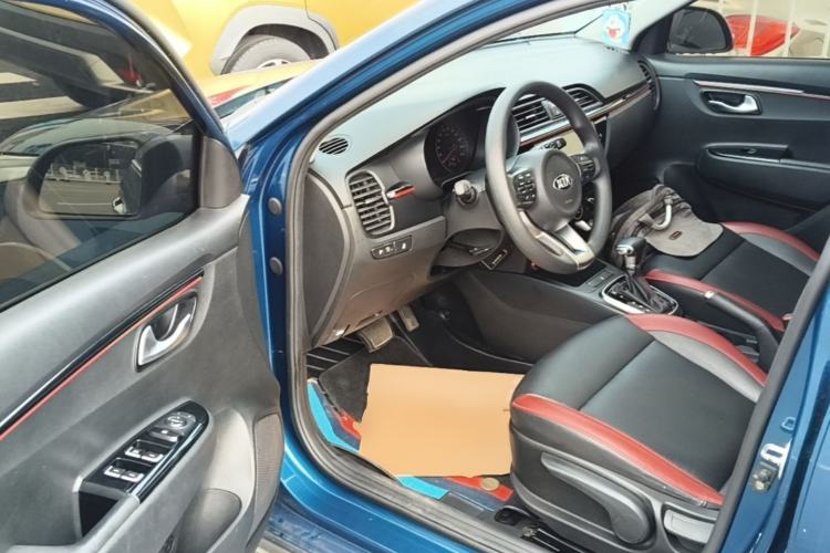 Used Kia KX Cross 2017 1.4L AT GLS Driver Seat