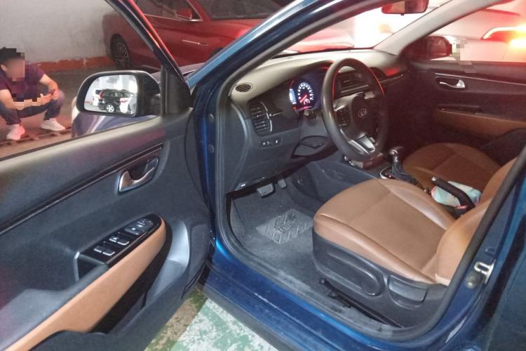 Used Kia KX Cross 2017 1.4L AT GLS Driver Seat