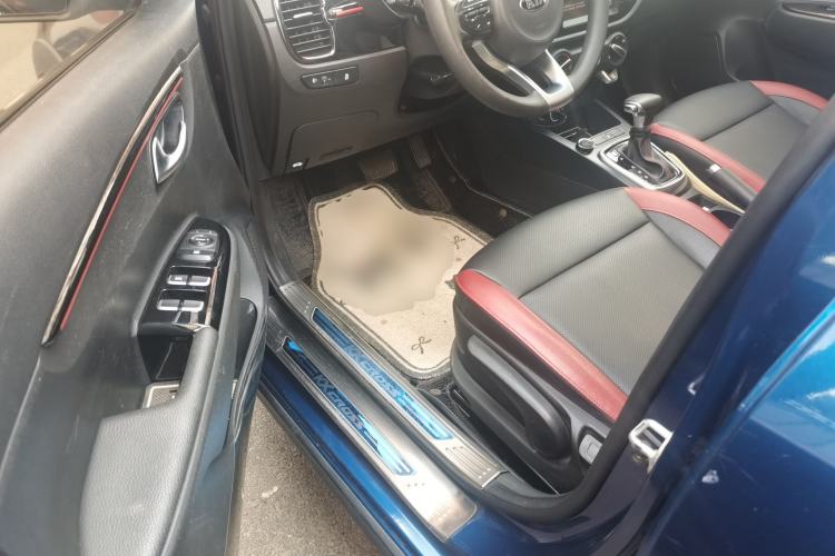 Used Kia KX Cross 2017 1.4L AT GLS Driver Seat