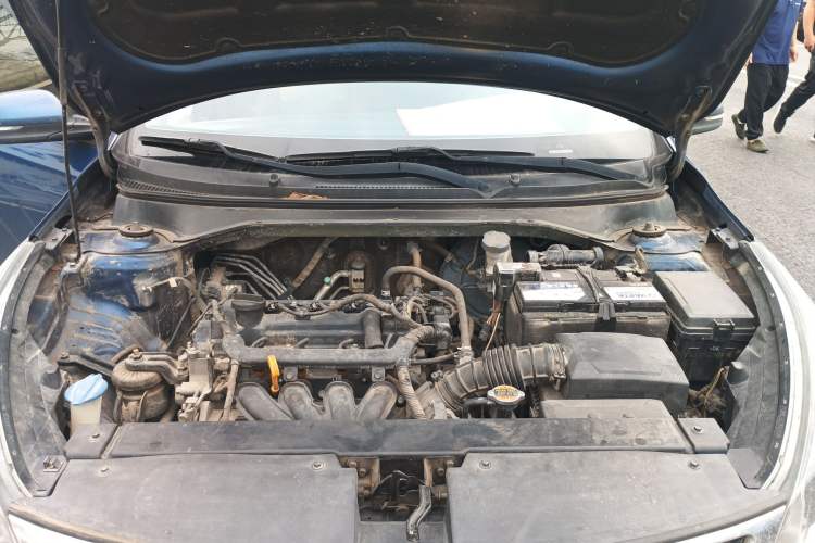 Used Kia KX Cross 2017 1.4L AT GLS Engine Bay