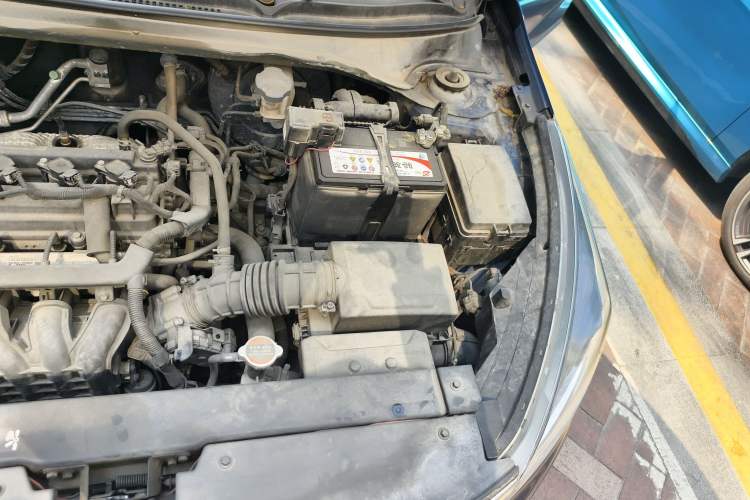 Used Kia KX Cross 2017 1.4L AT GLS Engine Bay Left