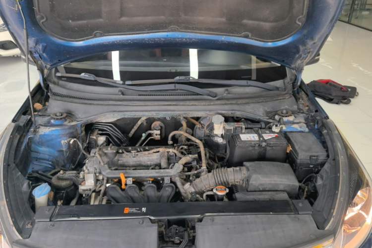 Used Kia KX Cross 2017 1.4L AT GLS Engine Bay