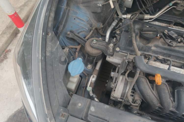 Used Kia KX Cross 2017 1.4L AT GLS Engine Bay Right