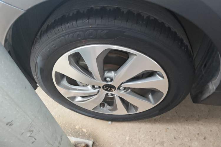 Used Kia KX Cross 2017 1.4L AT GLS Exterior 1