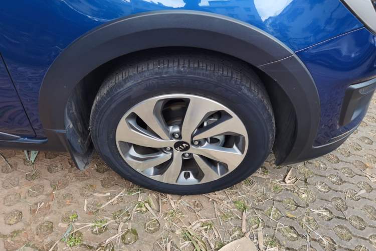 Used Kia KX Cross 2017 1.4L AT GLS Exterior 7