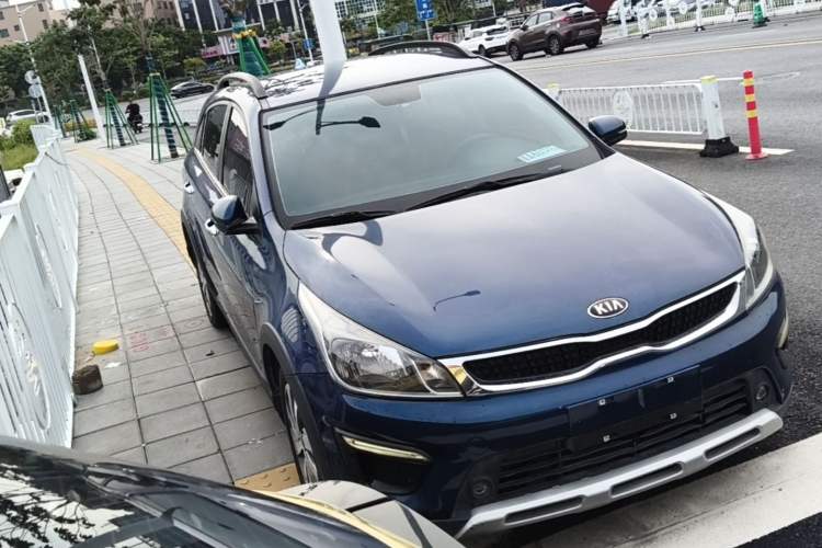 Used Kia KX Cross 2017 1.4L AT GLS Front Right 45 Deg