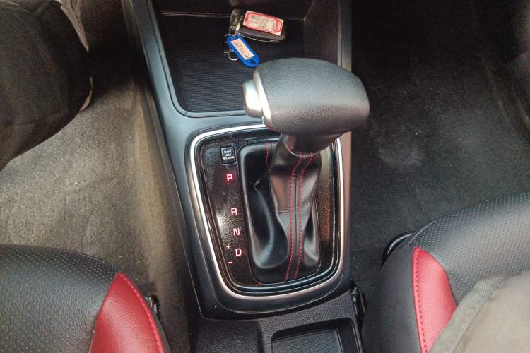 Used Kia KX Cross 2017 1.4L AT GLS Gear Lever