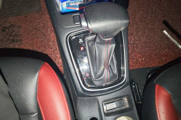 Used Kia KX Cross 2017 1.4L AT GLS Gear Lever