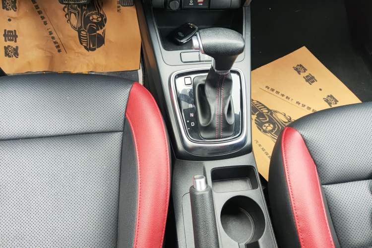 Used Kia KX Cross 2017 1.4L AT GLS Gear Lever